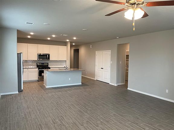 4th image of 24706 Sierra Laurel Ln
