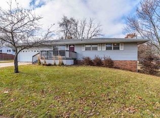 608 Bradley Dr, Bloomington, IL 61701