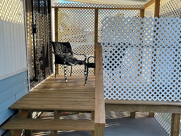 Brand new deck with shade.