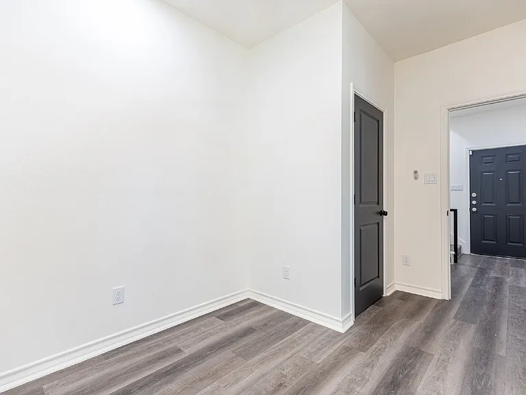 118 Shenandoah St #202 — Photo 7