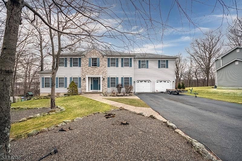 1st image of 5 Williams Dr