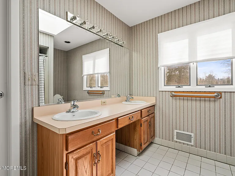 9 Abis Pl — Photo 29