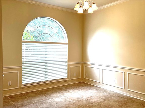 4th image of 442 Pinewood Ridge Dr