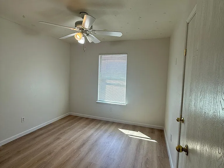 4915 Fortuna Pl — Photo 8