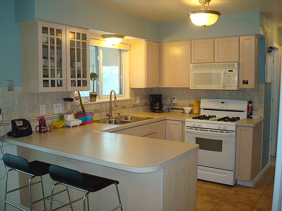 2nd image of 9245 Abbey Ln
