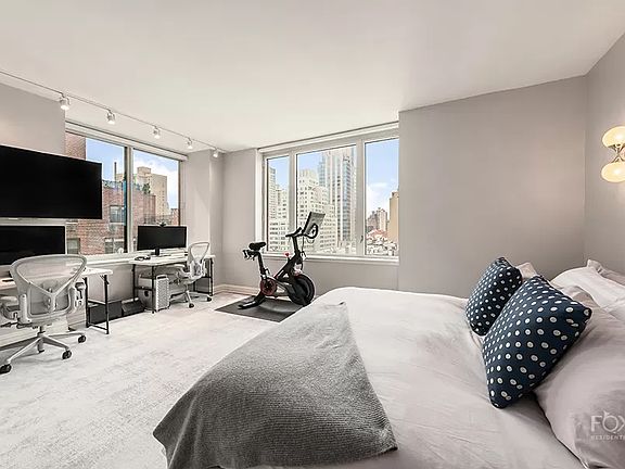 5th image of 90 E End Ave APT 11B