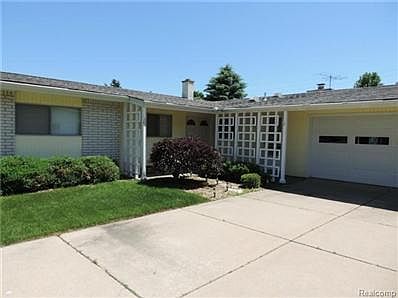 2nd image of 8342 Carriage Hill Dr