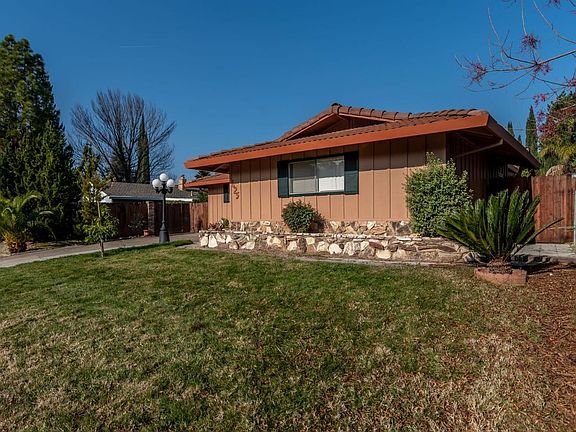 3rd image of 625 Juanita Way