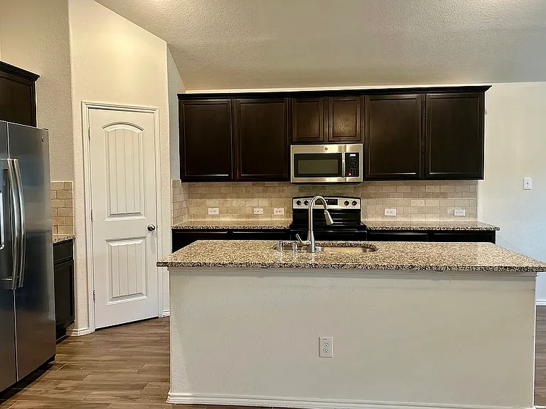 1029 N Churchill Dr — Photo 12