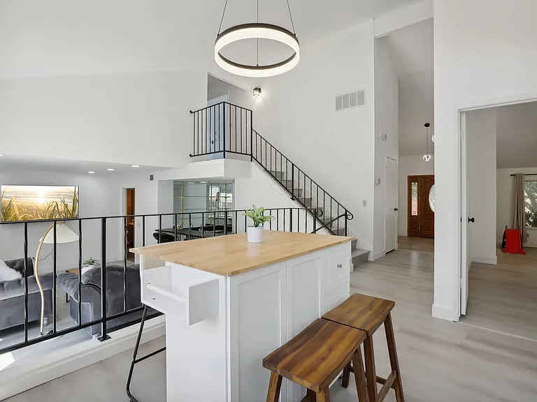 8560 Fern Crest Way — Photo 11