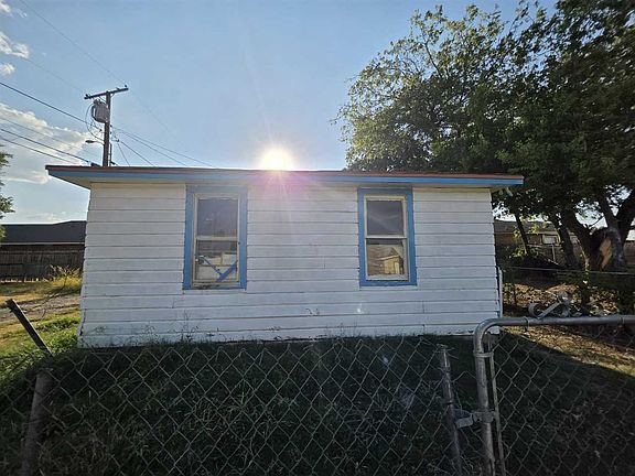 5th image of 2512 SW B Ave