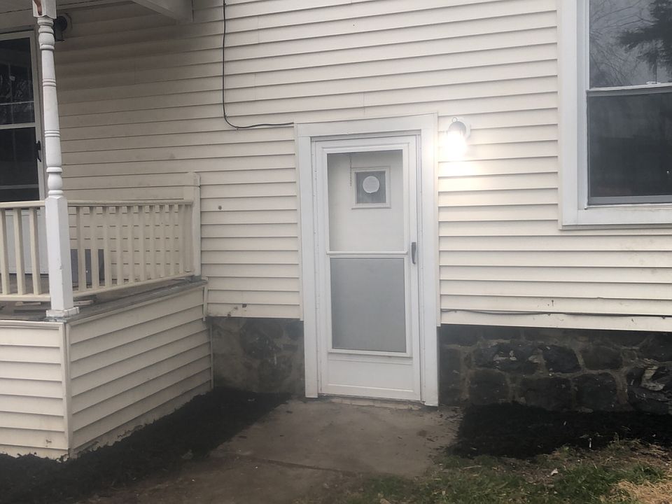 2nd image of 1911 E Ganson St