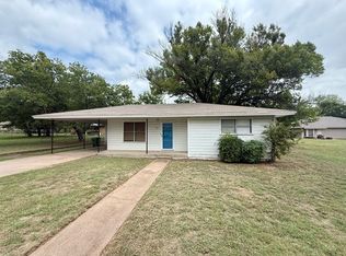 312 N Avenue B, Springtown, TX 76082