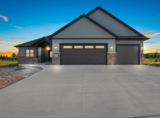 1650 Sweetbriar Way, Green Bay, WI 54311