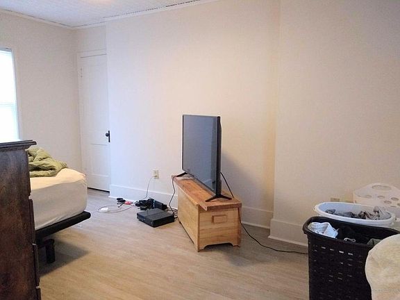 4th image of 50 Myrtle St Floor 1