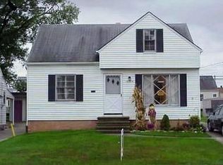 16004 Edgewood Ave, Maple Heights, OH 44137