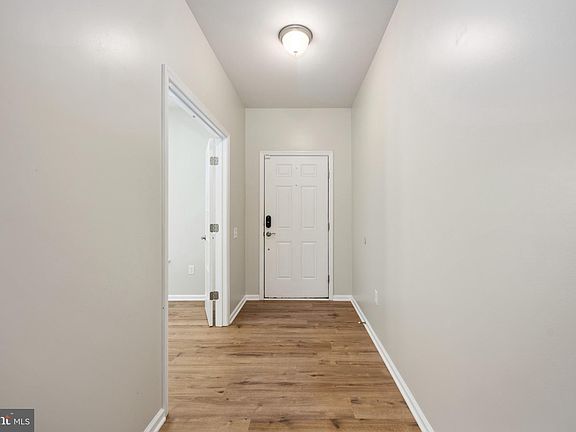 4th image of 119 Royal Crescent Way