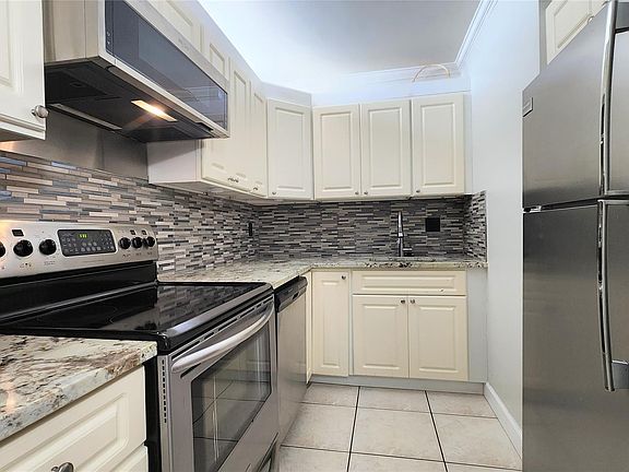 3rd image of 555 SE 8th Street #151
