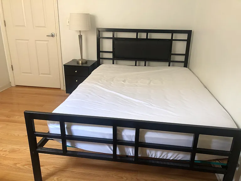 Bedroom (share a bathroom with another person)