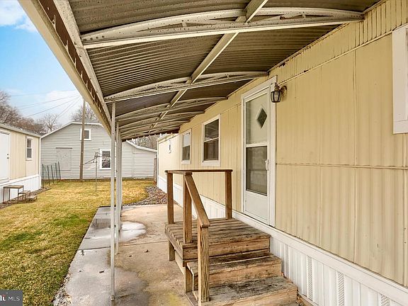 3rd image of 850 Orchard Ave