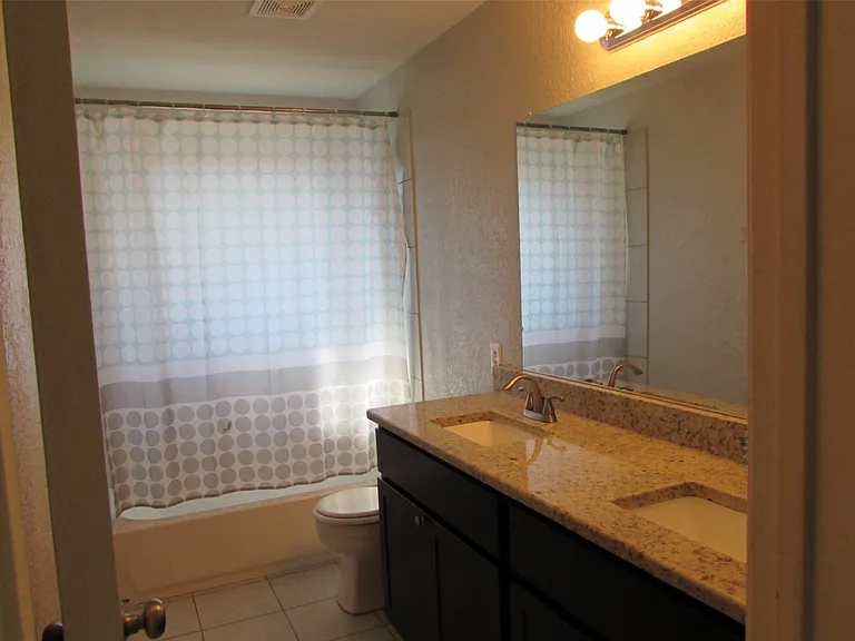 1509 Alamosa Dr — Photo 7