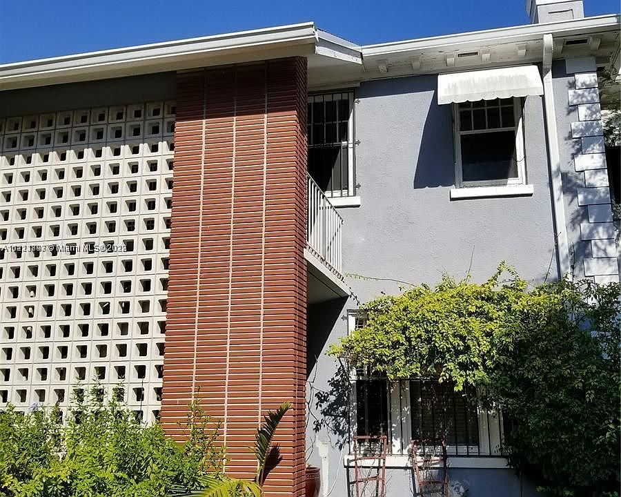 1st image of 405 SW 11th Ave Floor 2