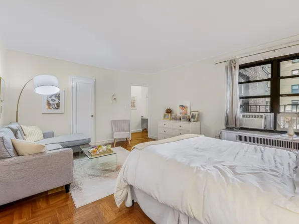 208 East 28th Street image 6 of 28