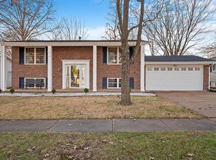 658 Lemonwood Dr, Ballwin, MO