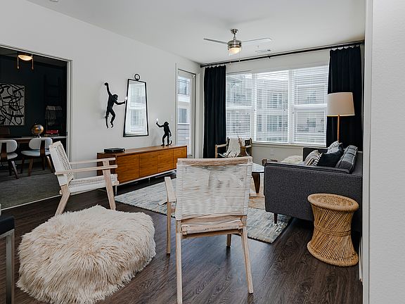 3rd image of 2021 Sullivan Ln #4753439