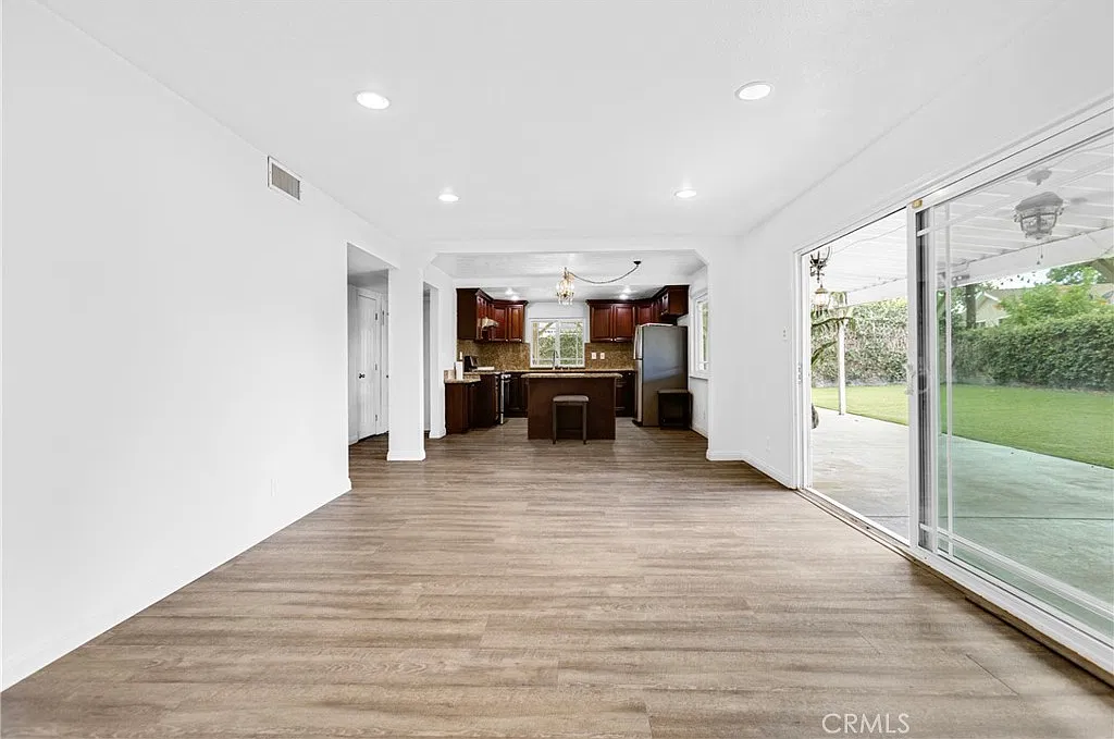 4 bed, 1580 sqft, $4,500 — Photo 4