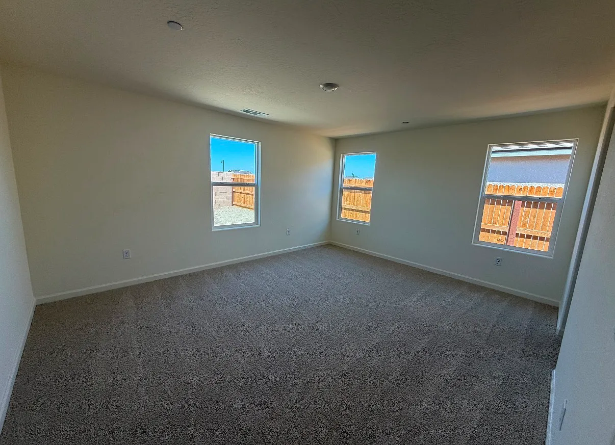 4 bed, 1842 sqft, $2,800 — Photo 4