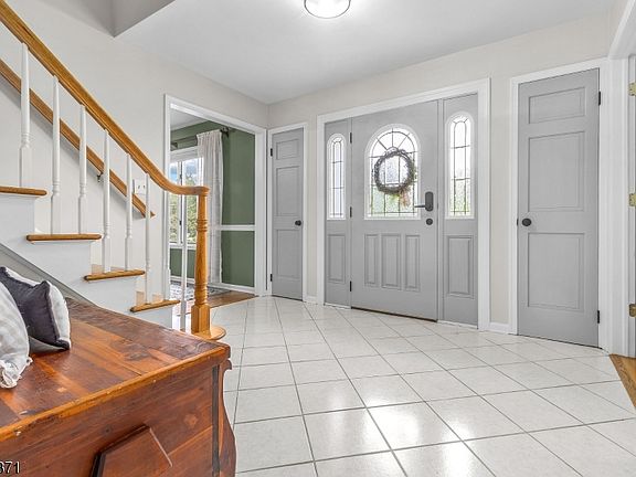 3rd image of 20 Stonebridge Rd