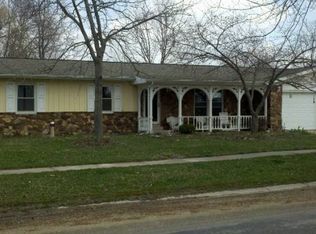 103 Oak St, Altamont, IL 62411