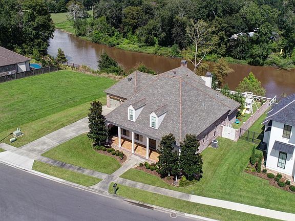 3rd image of 304 Brightwood Dr