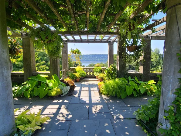 2727 Palisade Avenue image 25 of 25