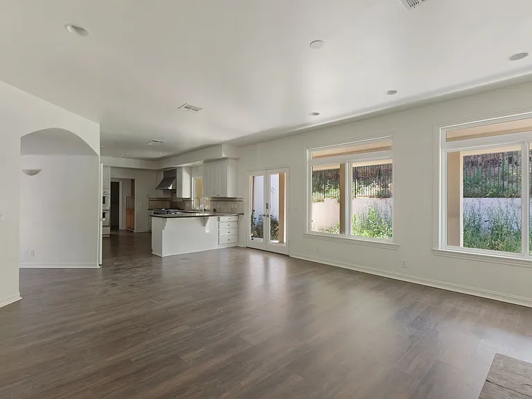 22100 Tiara St — Photo 20