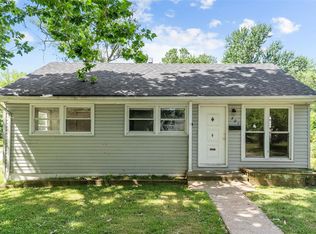 301 Estridge Rd, Saint Louis, MO 63137