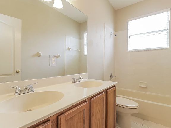 5th image of 350 Oak Springs Dr