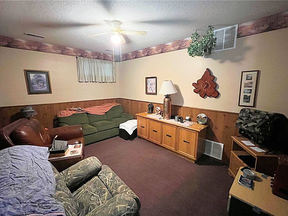 4th image of 61017 Day Acres Road