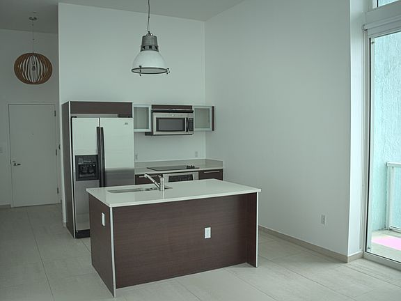 2nd image of 1900 N Bayshore Dr APT 801