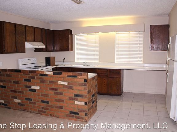 4th image of 261 Riverwood Dr