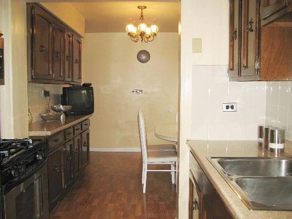 5th image of 6729 N Lawndale Ave