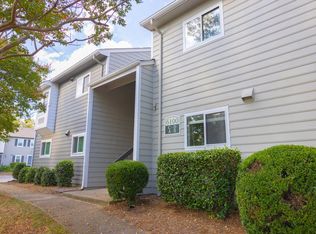 6100 Heathstone Ln APT B, Charlotte, NC 28210