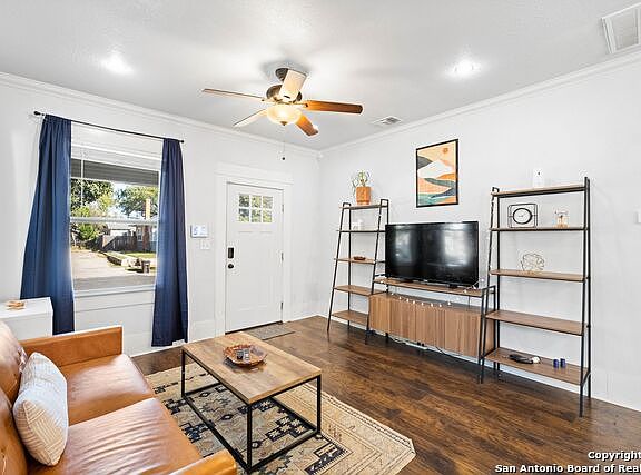 4th image of 112 Harding Pl