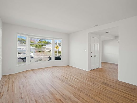 4th image of 13218 Lake St
