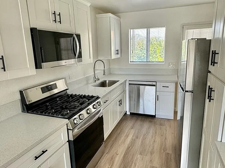 3515-3563 Roosevelt St - Su Casa Apartments — Photo 11