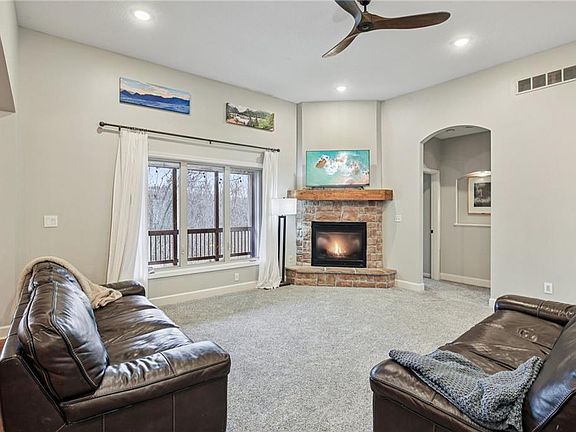 5th image of 1209 Holland Sq