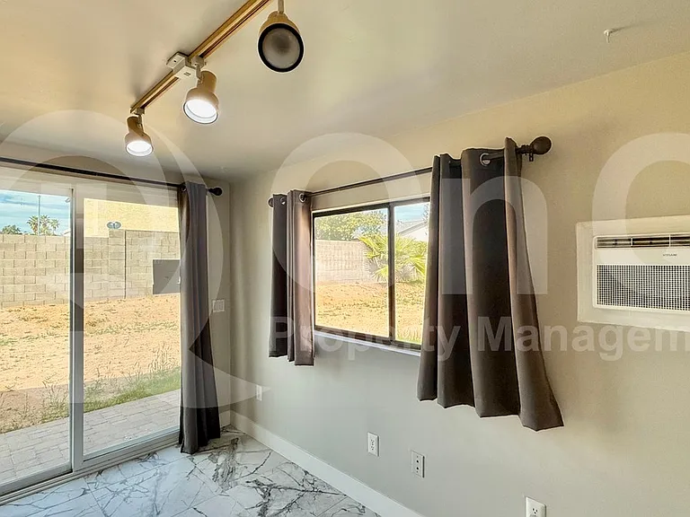 1510 E Taro Ln — Photo 8