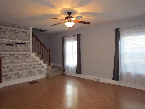 5th image of 185 Curtis Ct
