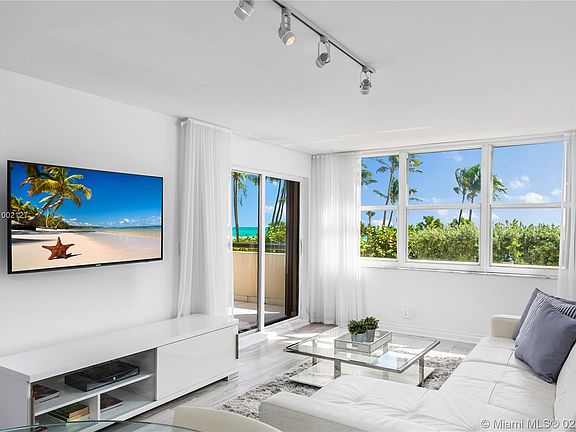 3rd image of 2555 Collins Ave APT 303